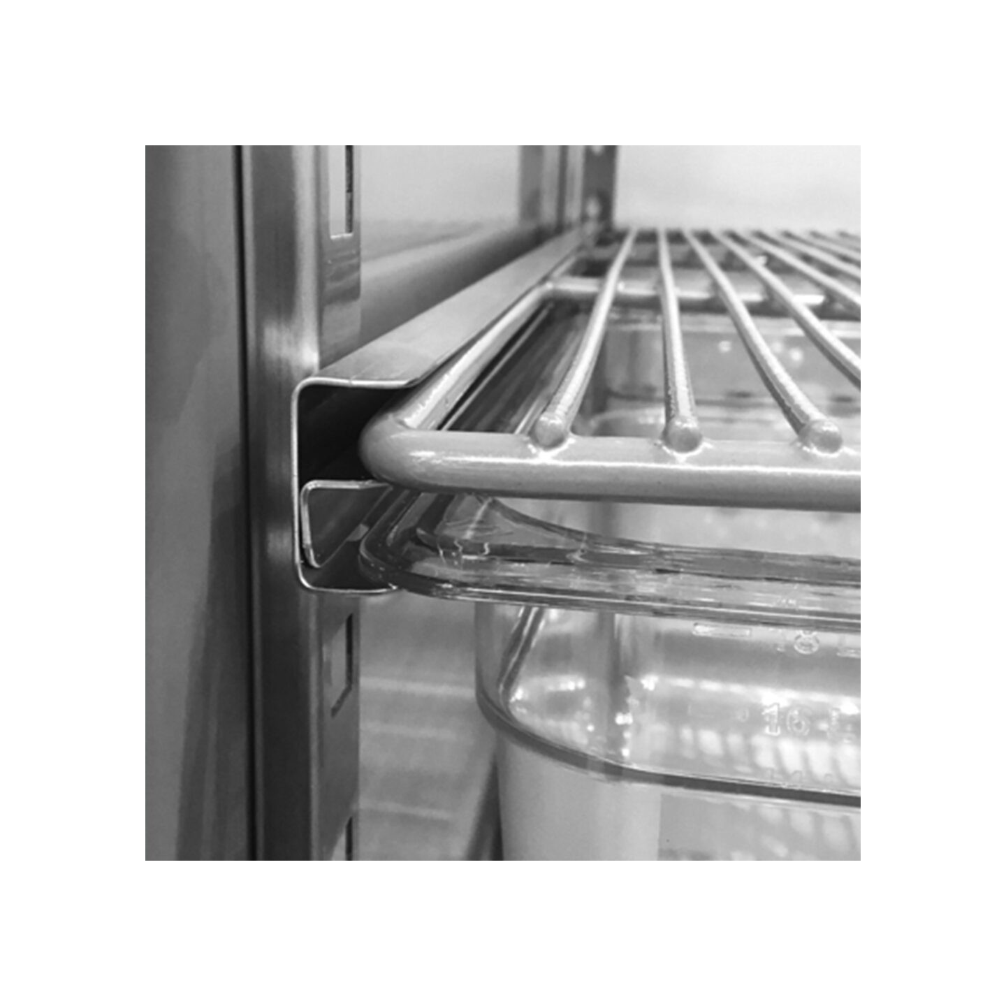 Armoire Réfrigérateur GN2 1 Inox 1porte pleine True-mondialchr.com