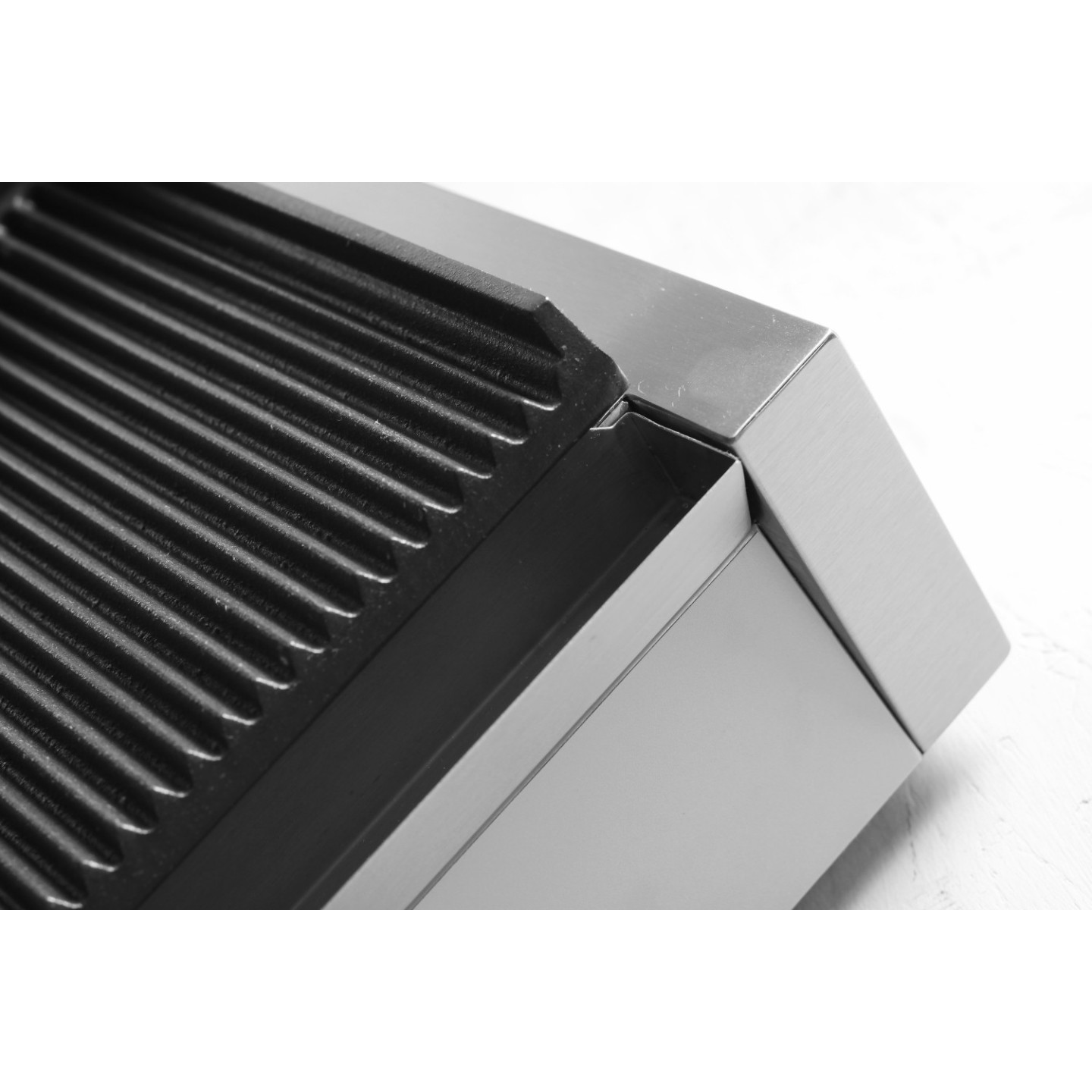 Grill de contact Panini rainuré 340x230mm HENDI-mondialchr.com