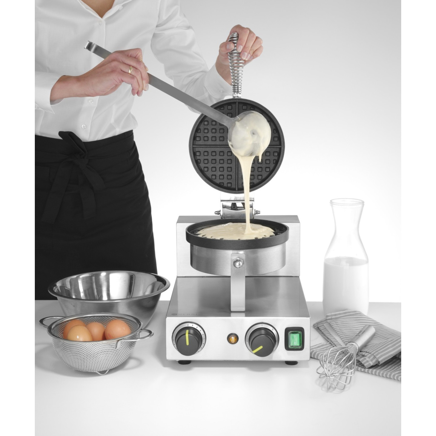 Gaufrier rond 190mm 20 gaufres par heure 1000W HENDI-mondialchr.com