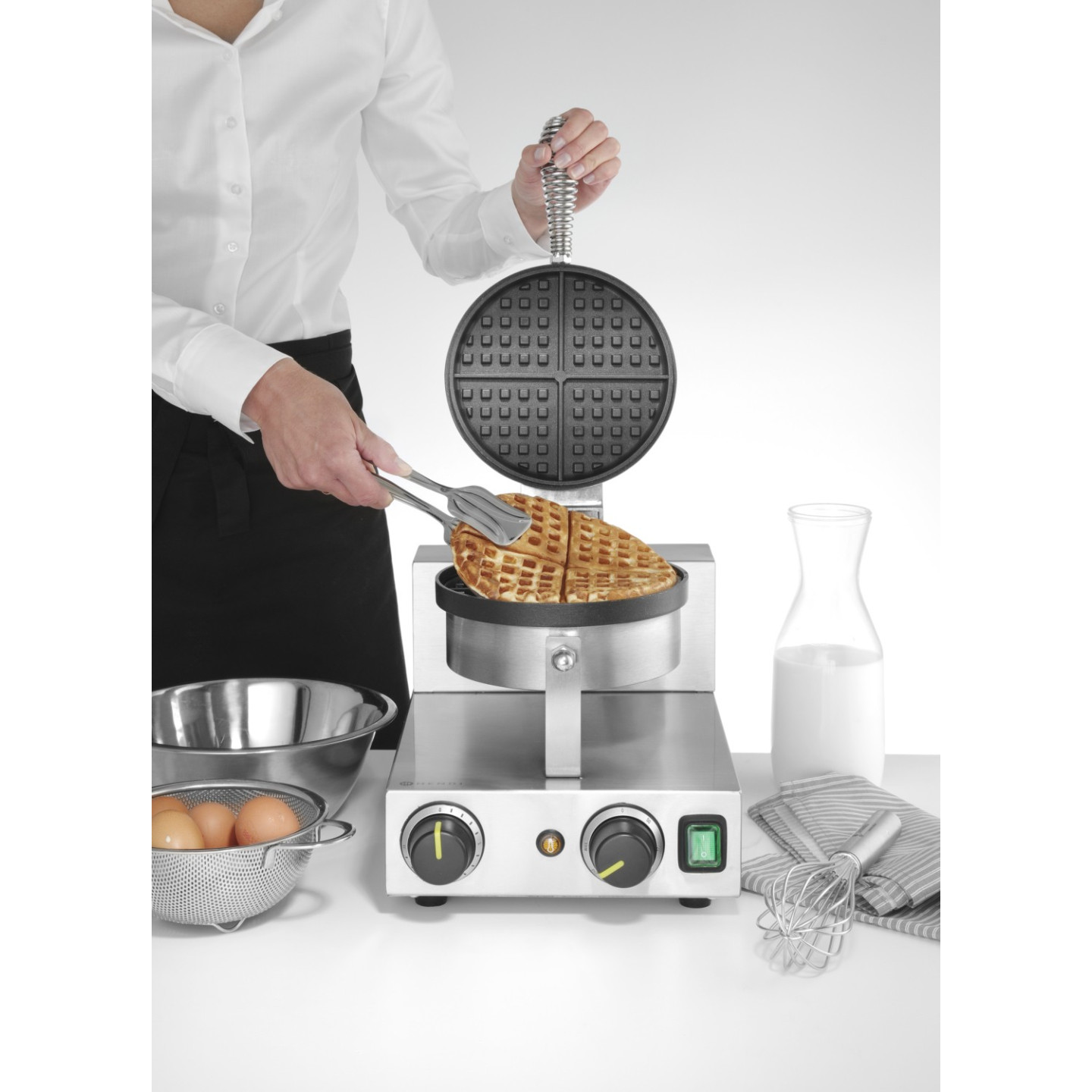 Gaufrier rond 190mm 20 gaufres par heure 1000W HENDI-mondialchr.com