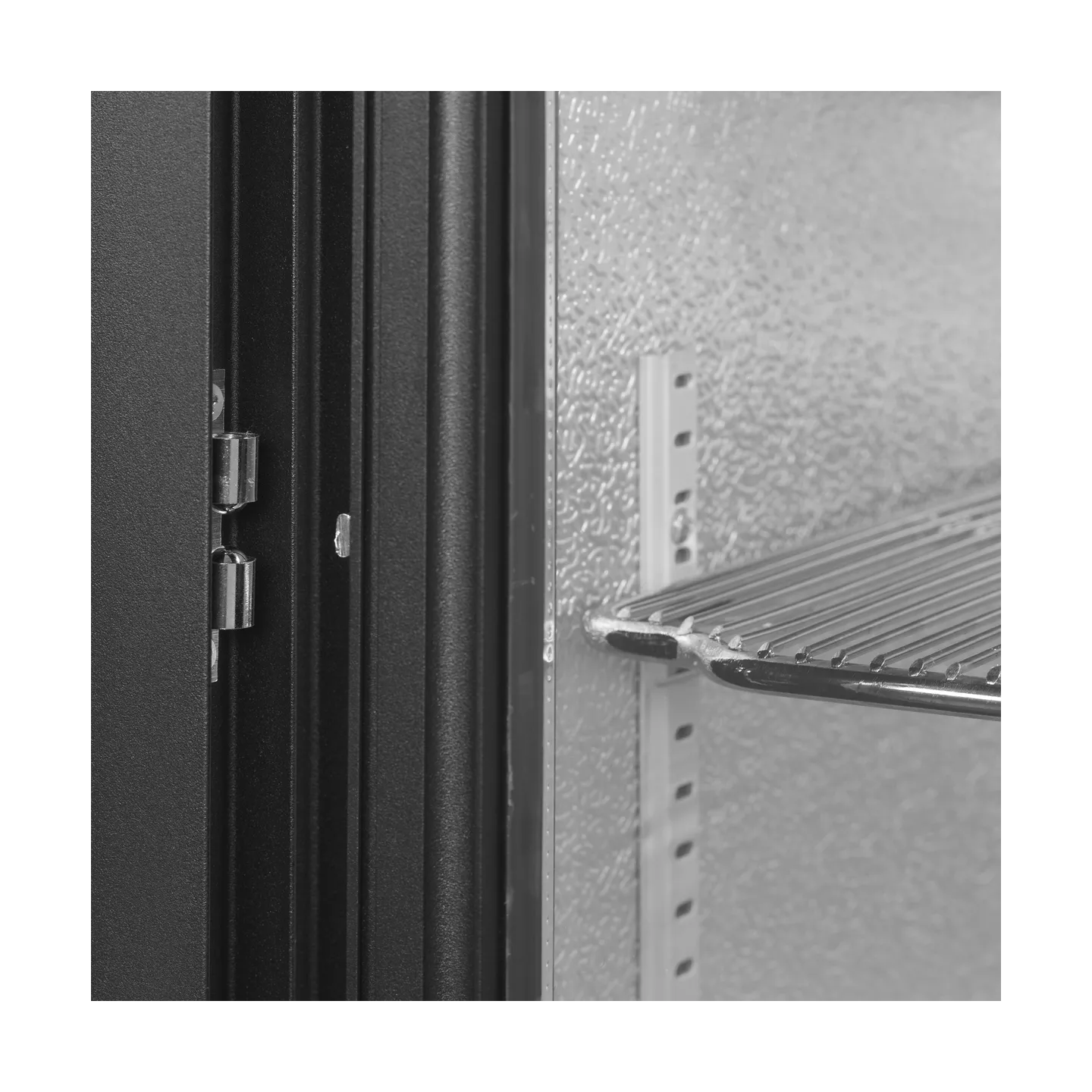 Arrière bar réfrigéré 2 portes BA21S noir 45473 TEFCOLD-mondialchr.com