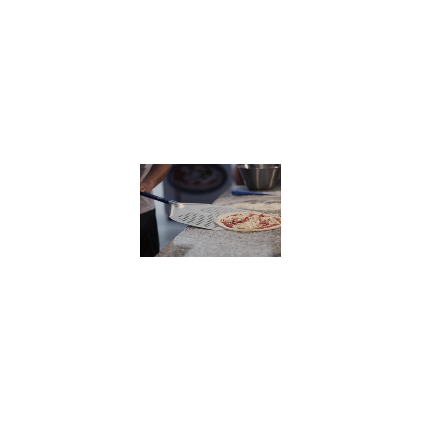 Pelle à pizza Rectangulaire 33x33cm perforée GI-METAL