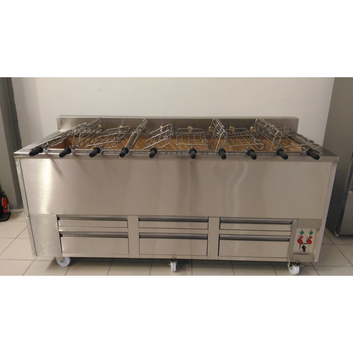 Barbecue Portugais au charbon de bois 10 Grilles rotative RODRIGUES-mondialchr.com